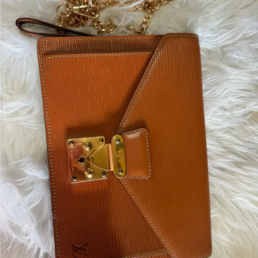 Louis Vuitton Epic‎ Seller Dragonne Clutch